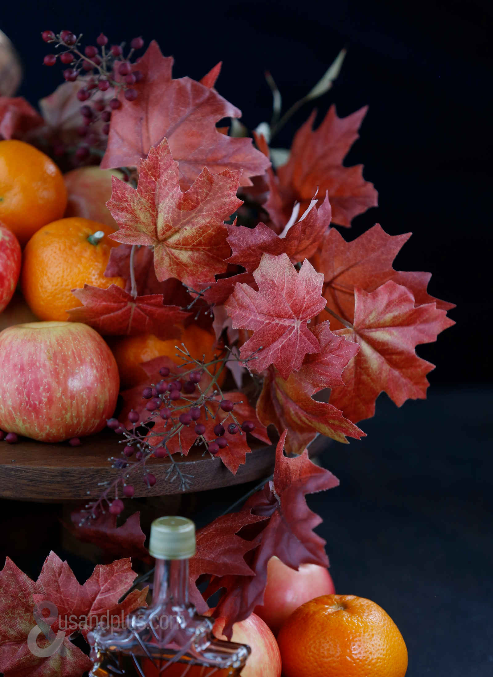 a rustic fall fruit centerpiece decoration